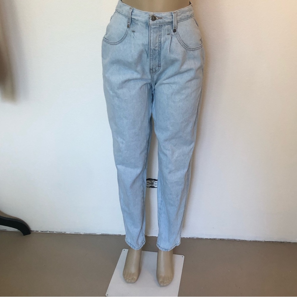 Vintage Brittania High Rise Light Wash Pleated Mom Jeans - Picture 2 of 11